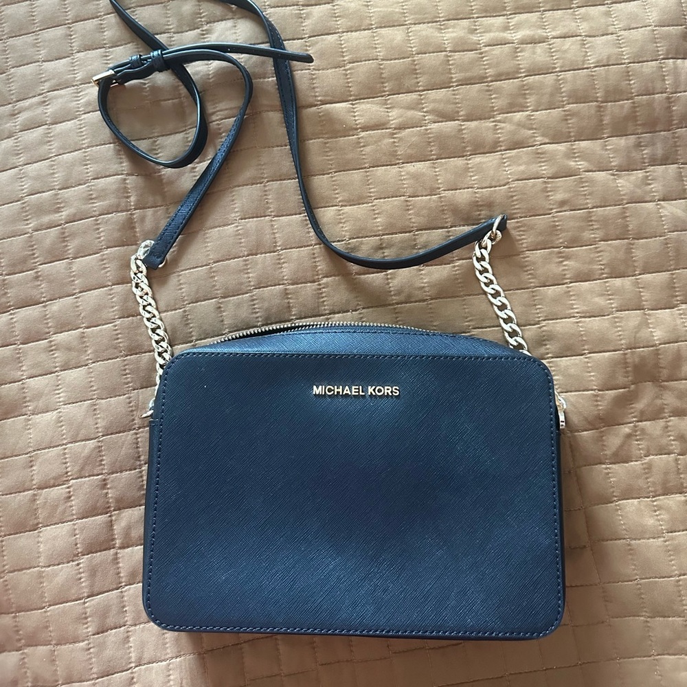 Michael kors crossbody